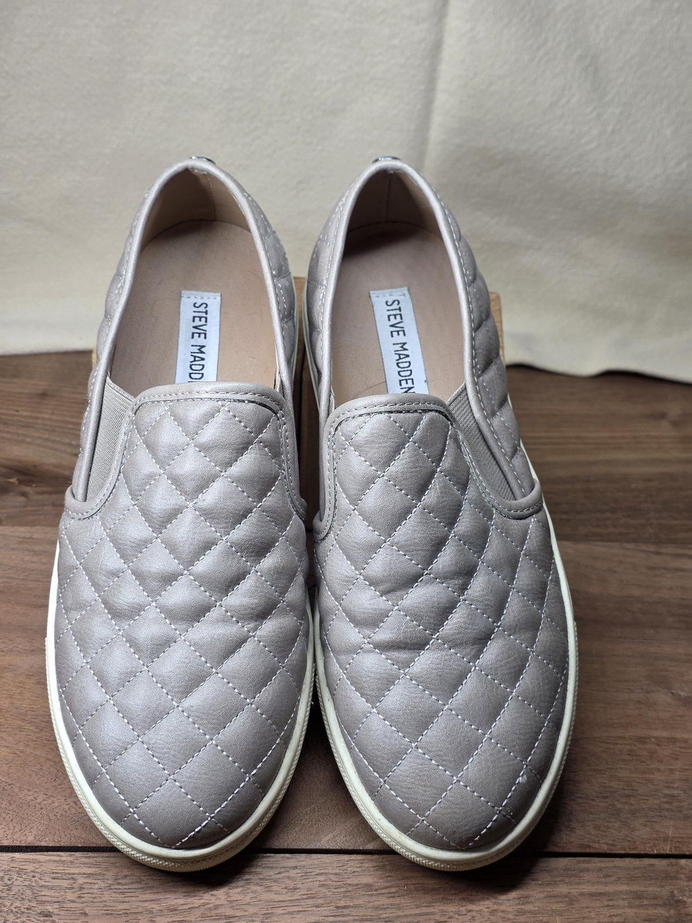 Steve Madden Ecentrcq Taupe Quilted Faux Leather Slip-On Sneakers Size 9